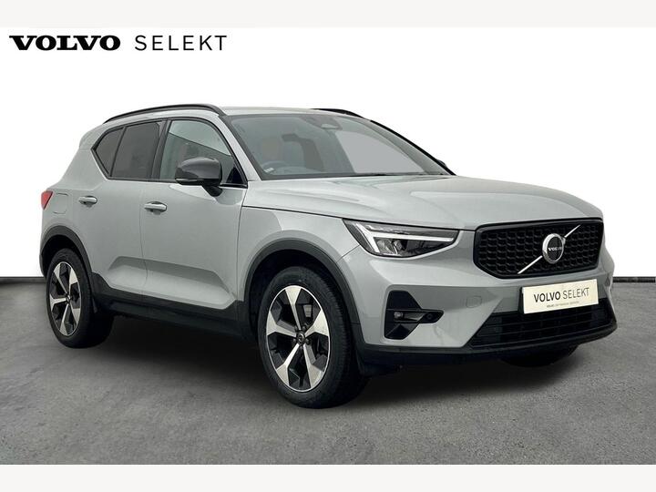 Volvo XC40 2.0 B3 MHEV Plus DCT Auto Euro 6 (s/s) 5dr