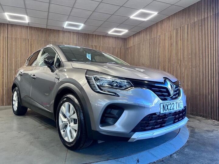 Renault Captur 1.6 E-TECH Iconic Edition Auto Euro 6 (s/s) 5dr