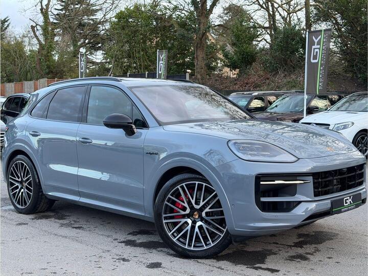 Porsche Cayenne 3.0 V6 E-Hybrid 25.9kWh S Black Edition TiptronicS 4WD Euro 6 (s/s) 5dr