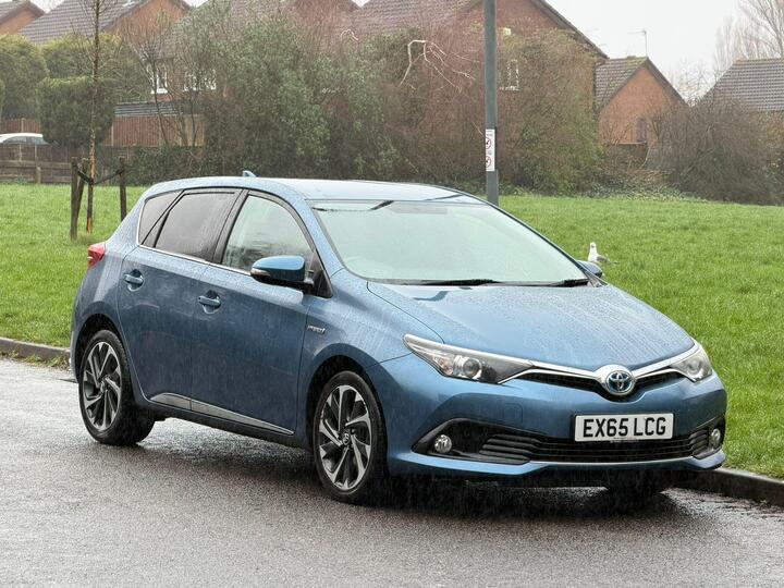 Toyota Auris 1.8 VVT-h Design CVT Euro 6 (s/s) 5dr Toyota Auris 1.8 VVT-h Design CVT Euro 6 (s/s) 5dr