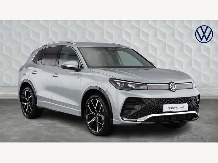 Volkswagen Tiguan 2.0 TDI R-Line DSG Euro 6 (s/s) 5dr Volkswagen Tiguan 2.0 TDI R-Line DSG Euro 6 (s/s) 5dr