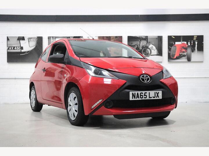 Toyota AYGO 1.0 VVT-i X Euro 5 3dr Euro 5 Toyota AYGO 1.0 VVT-i X Euro 5 3dr Euro 5