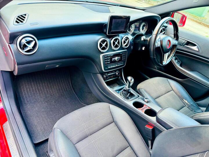 Mercedes-Benz A Class 1.6 A200 BlueEfficiency Sport Euro 6 (s/s) 5dr