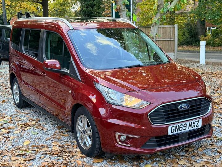 Ford Grand Tourneo Connect 1.5 EcoBlue Titanium Auto Euro 6 (s/s) 5dr Ford Grand Tourneo Connect 1.5 EcoBlue Titanium Auto Euro 6 (s/s) 5dr