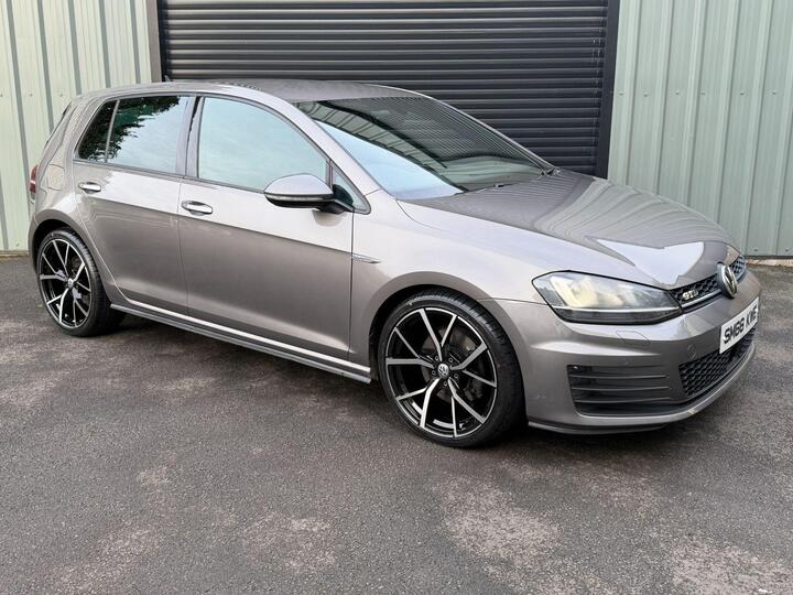 Volkswagen Golf 2.0 TDI BlueMotion Tech GTD DSG Euro 6 (s/s) 5dr Volkswagen Golf 2.0 TDI BlueMotion Tech GTD DSG Euro 6 (s/s) 5dr