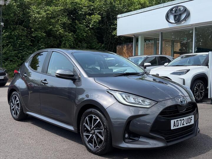 Toyota Yaris 1.5 VVT-h Design E-CVT Euro 6 (s/s) 5dr