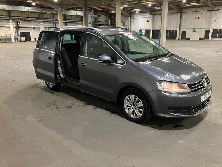Volkswagen Sharan 2.0 TDI BlueMotion Tech SE Nav DSG Euro 6 (s/s) 5dr