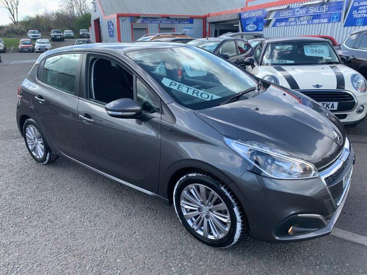 Peugeot 208 HATCHBACK 1.2 PureTech Signature Euro 6 (s/s) 5dr