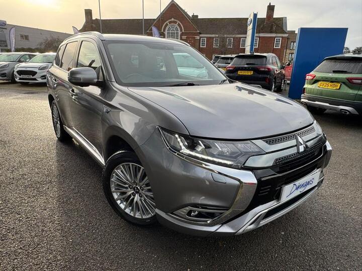 Mitsubishi Outlander 2.4h TwinMotor 13.8kWh 4h CVT 4WD Euro 6 (s/s) 5dr Mitsubishi Outlander 2.4h TwinMotor 13.8kWh 4h CVT 4WD Euro 6 (s/s) 5dr