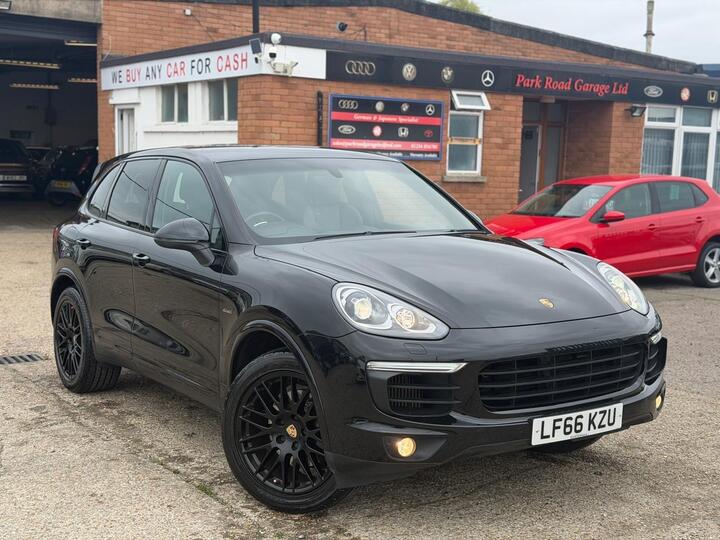 Porsche Cayenne 3.0 TD V6 Platinum Edition TiptronicS 4WD Euro 6 (s/s) 5dr Porsche Cayenne 3.0 TD V6 Platinum Edition TiptronicS 4WD Euro 6 (s/s) 5dr