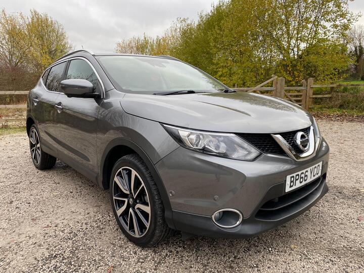 Nissan Qashqai 1.5 DCi Tekna 2WD Euro 6 (s/s) 5dr Nissan Qashqai 1.5 DCi Tekna 2WD Euro 6 (s/s) 5dr