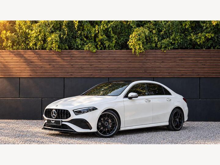 Mercedes-Benz A CLASS 1.3 A250e 15.6kWh AMG Line (Premium Plus) 8G-DCT Euro 6 (s/s) 4dr