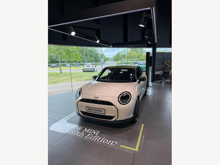 MINI Electric Cooper SE 54.2kWh Paul Smith Edition Auto 3dr