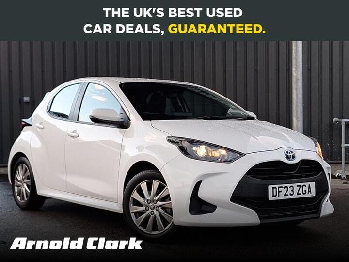 Toyota Yaris 1.5 VVT-h Icon E-CVT Euro 6 (s/s) 5dr Toyota Yaris 1.5 VVT-h Icon E-CVT Euro 6 (s/s) 5dr