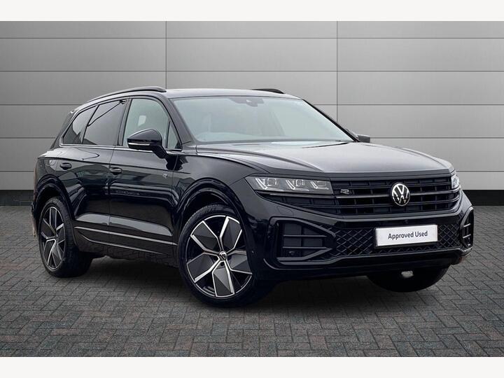 Volkswagen Touareg 3.0 TDI V6 Black Edition Tiptronic 4Motion Euro 6 (s/s) 5dr Volkswagen Touareg 3.0 TDI V6 Black Edition Tiptronic 4Motion Euro 6 (s/s) 5dr