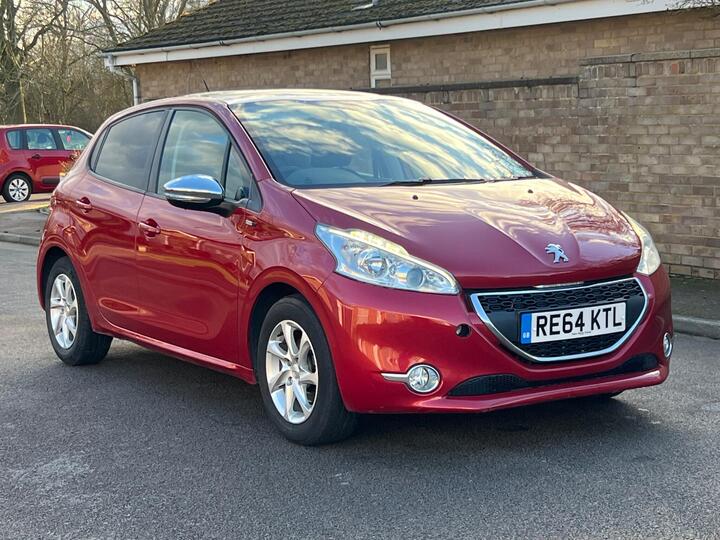Peugeot 208 1.2 VTi PureTech Style Euro 5 5dr Peugeot 208 1.2 VTi PureTech Style Euro 5 5dr