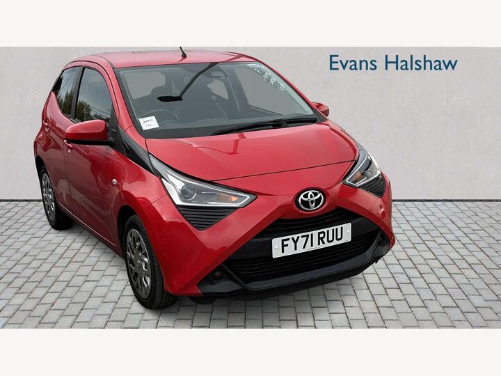 Toyota Aygo 1.0 VVT-i X-play X-shift Euro 6 5dr (Safety Sense) Toyota Aygo 1.0 VVT-i X-play X-shift Euro 6 5dr (Safety Sense)