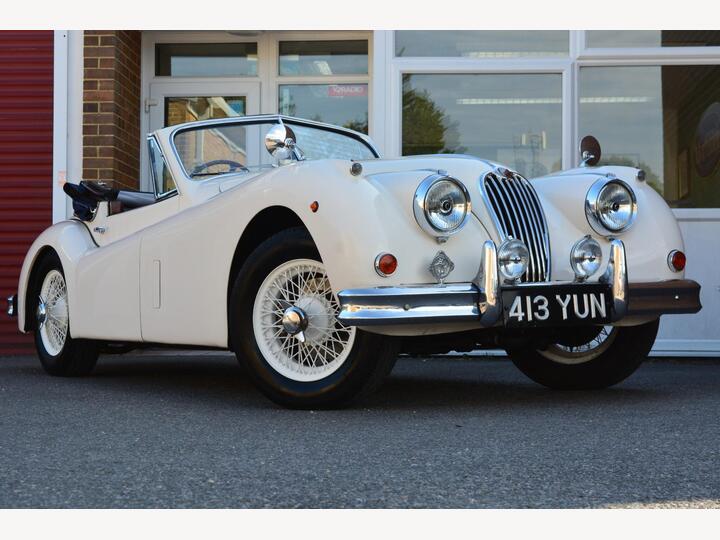 Jaguar XK140 Jaguar XK - 140 DHC SE Spec