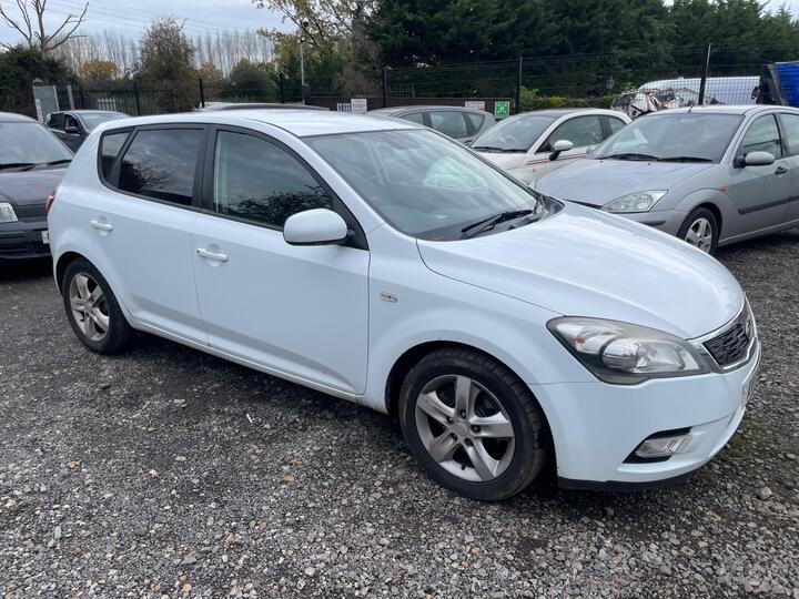 Kia Ceed 1.6 CRDi EcoDynamics 2 Euro 5 (s/s) 5dr