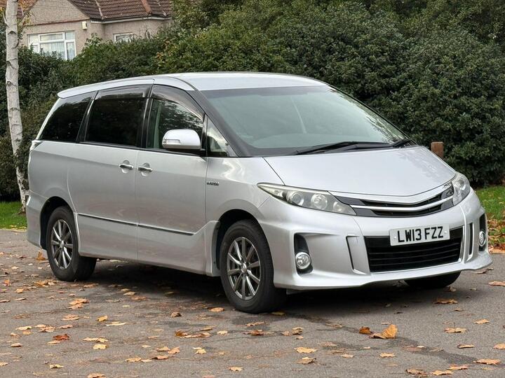 Toyota Estima E-FOUR HYBRID 8 SEATS Toyota Estima E-FOUR HYBRID 8 SEATS