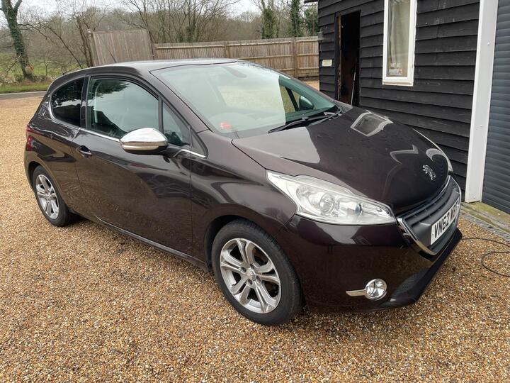 Peugeot 208 1.2 VTi Allure Euro 5 3dr
