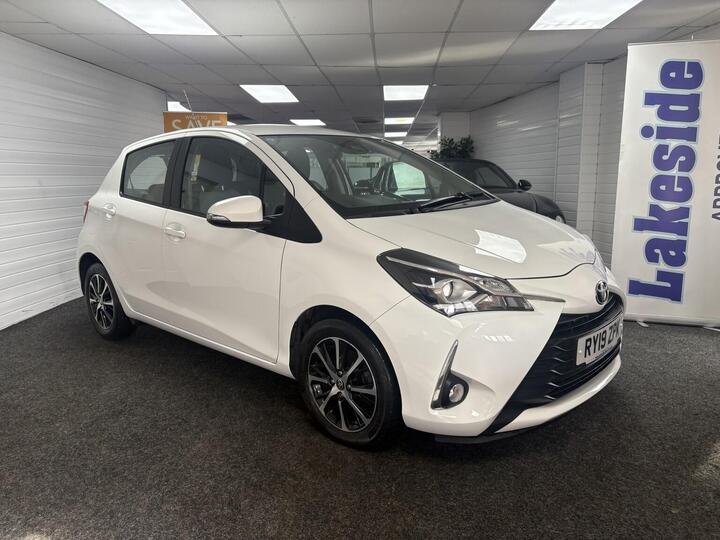 Toyota YARIS 1.5 VVT-i Icon Tech CVT Euro 6 5dr