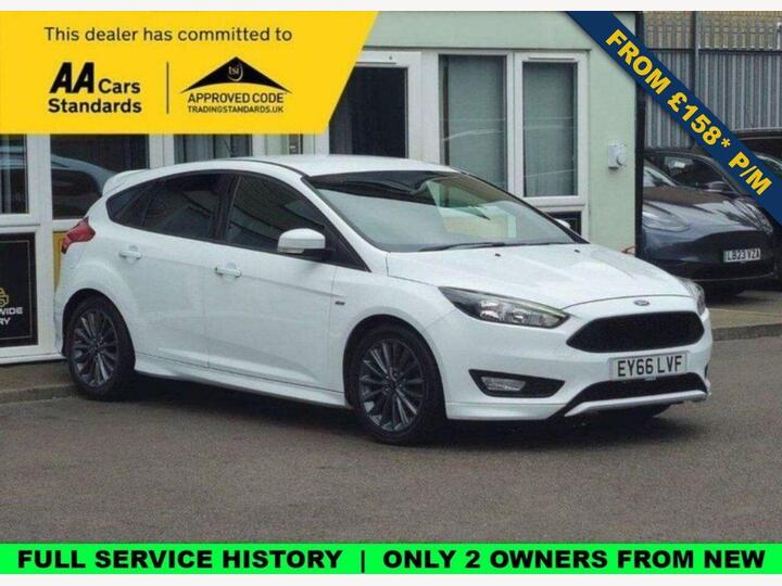 Ford FOCUS 1.0T EcoBoost ST-Line Euro 6 (s/s) 5dr