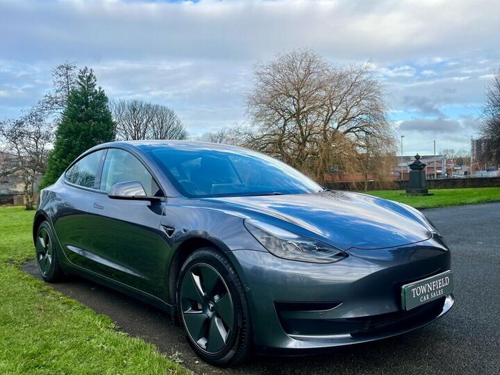 Tesla Model 3 Standard Range Plus Auto RWD 4dr