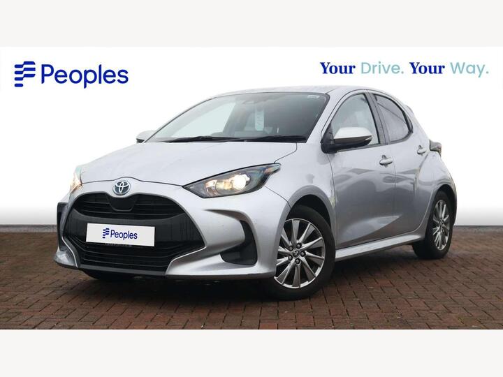 Toyota Yaris 1.5 VVT-h Icon E-CVT Euro 6 (s/s) 5dr Toyota Yaris 1.5 VVT-h Icon E-CVT Euro 6 (s/s) 5dr