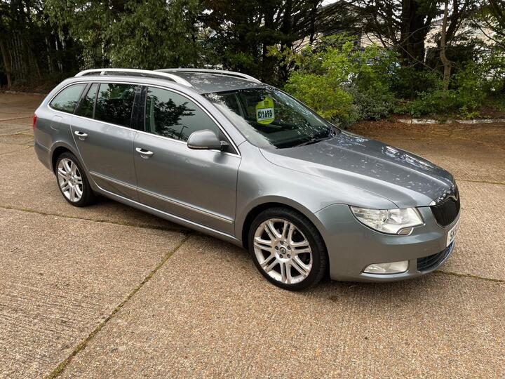Skoda Superb 2.0 TDI Elegance Euro 5 5dr