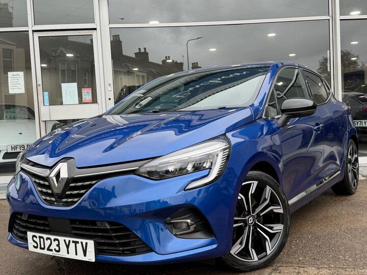 Renault Clio 1.6 E-TECH Techno Auto Euro 6 (s/s) 5dr Renault Clio 1.6 E-TECH Techno Auto Euro 6 (s/s) 5dr