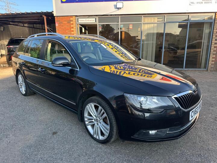 Skoda Superb 2.0 TDI Elegance DSG 4WD Euro 5 (s/s) 5dr