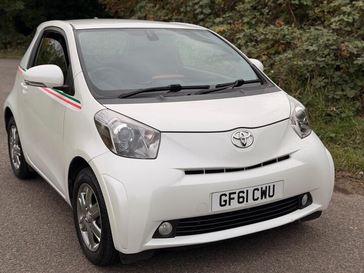 Toyota IQ 1.0 VVT-i 2 Multidrive Euro 5 3dr