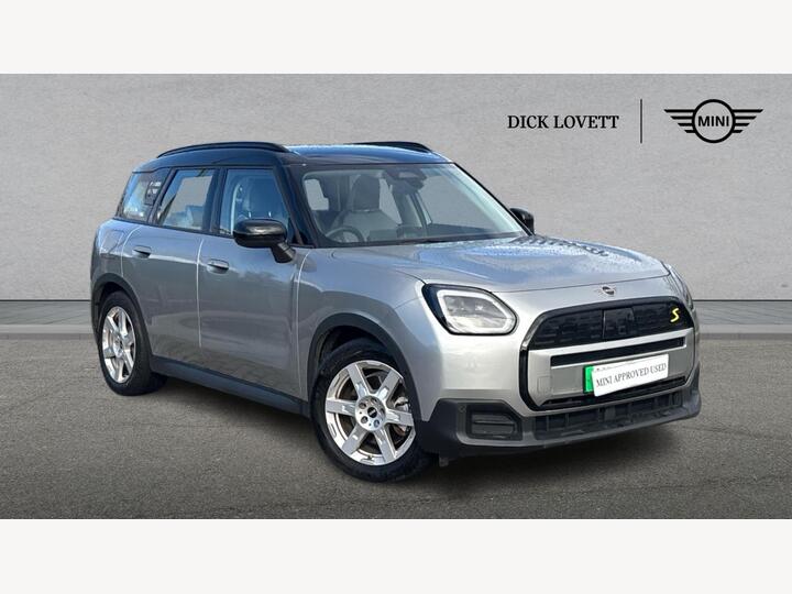MINI Countryman SE 66.5kWh Classic Auto ALL4 5dr