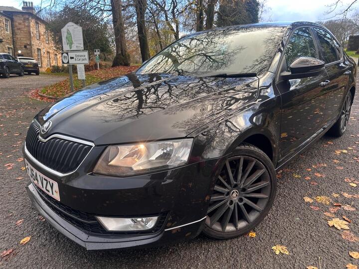 Skoda Octavia 1.6 TDI Black Edition DSG Euro 5 (s/s) 5dr Skoda Octavia 1.6 TDI Black Edition DSG Euro 5 (s/s) 5dr