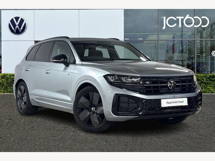 Volkswagen Touareg 3.0 TDI V6 Black Edition Tiptronic 4Motion Euro 6 (s/s) 5dr Volkswagen Touareg 3.0 TDI V6 Black Edition Tiptronic 4Motion Euro 6 (s/s) 5dr