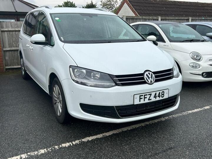 Volkswagen Sharan 2.0 TDI SE Nav DSG Euro 6 (s/s) 5dr Volkswagen Sharan 2.0 TDI SE Nav DSG Euro 6 (s/s) 5dr