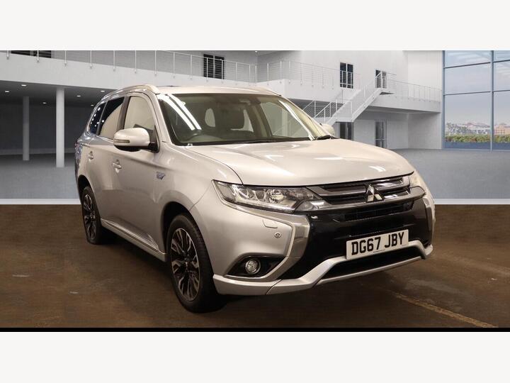 Mitsubishi Outlander 2.0h 12kWh 4hs CVT 4WD Euro 6 (s/s) 5dr Mitsubishi Outlander 2.0h 12kWh 4hs CVT 4WD Euro 6 (s/s) 5dr
