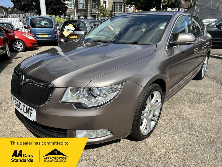 Skoda Superb 2.0 TDI Elegance Euro 5 5dr