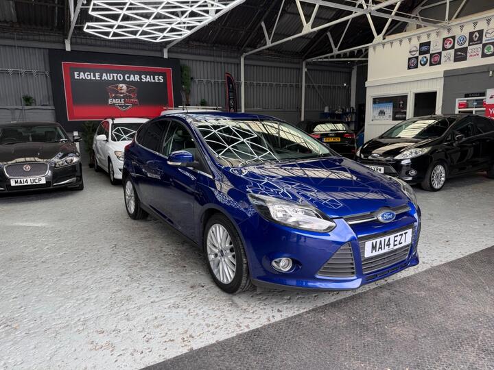 Ford Focus 1.0T EcoBoost Zetec Navigator Euro 5 (s/s) 5dr