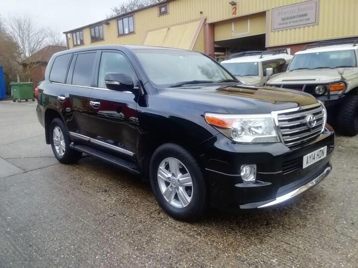 Toyota Land Cruiser 4.6 V8 Petrol 8 Seat ULEZ