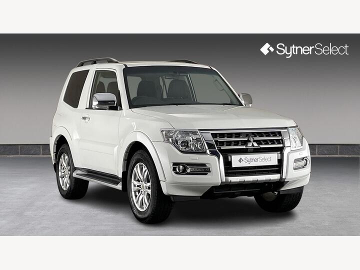 Mitsubishi Shogun 3.2 DI-DC Warrior 4WD Euro 5 3dr SWB Mitsubishi Shogun 3.2 DI-DC Warrior 4WD Euro 5 3dr SWB