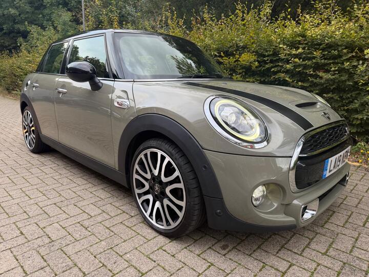 MINI Hatch 2.0 Cooper S Exclusive Steptronic Euro 6 (s/s) 5dr