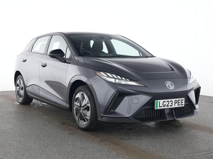 MG MG4 64kWh SE Long Range Auto 5dr