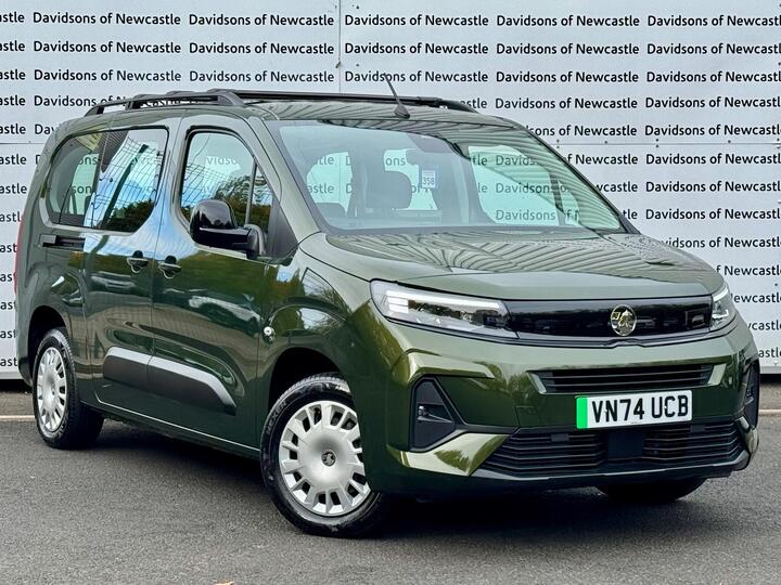 Vauxhall Combo Life Electric 52kWh Design XL MPV Auto 5dr (7.4kW Charger) Vauxhall Combo Life Electric 52kWh Design XL MPV Auto 5dr (7.4kW Charger)