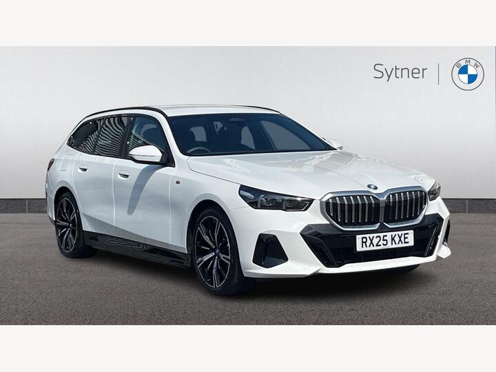 BMW 5 Series 2.0 530e 22.1kWh M Sport Touring Steptronic Euro 6 (s/s) 5dr BMW 5 Series 2.0 530e 22.1kWh M Sport Touring Steptronic Euro 6 (s/s) 5dr