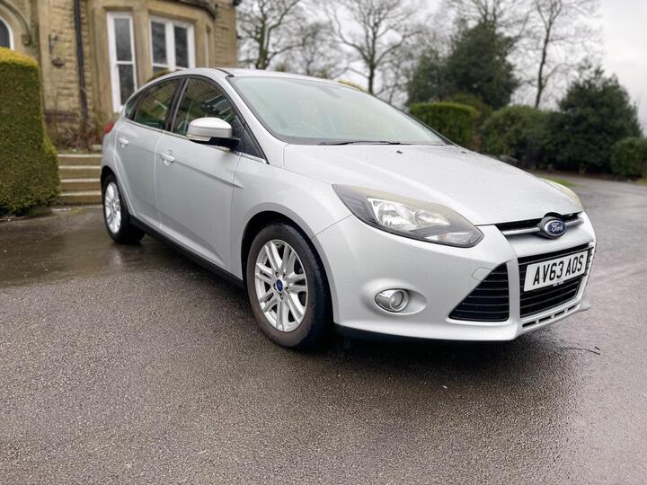 Ford Focus 1.0T EcoBoost Titanium Euro 5 (s/s) 5dr