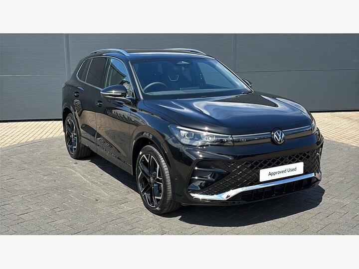 Volkswagen TIGUAN 2.0 TDI R-Line DSG Euro 6 (s/s) 5dr Volkswagen TIGUAN 2.0 TDI R-Line DSG Euro 6 (s/s) 5dr