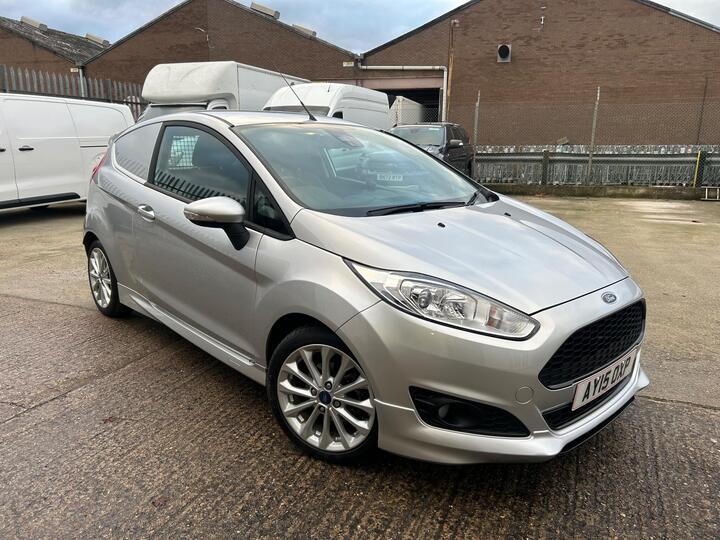 Ford Fiesta Van 1.6 TDCi Sport Panel Van 3dr Ford Fiesta Van 1.6 TDCi Sport Panel Van 3dr