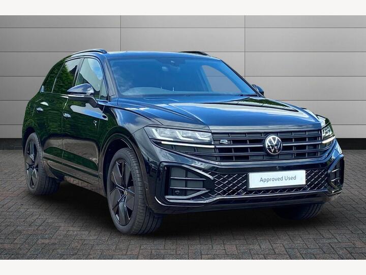 Volkswagen Touareg 3.0 TDI V6 Black Edition Tiptronic 4Motion Euro 6 (s/s) 5dr Volkswagen Touareg 3.0 TDI V6 Black Edition Tiptronic 4Motion Euro 6 (s/s) 5dr